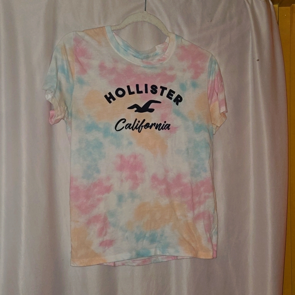 Hollister top